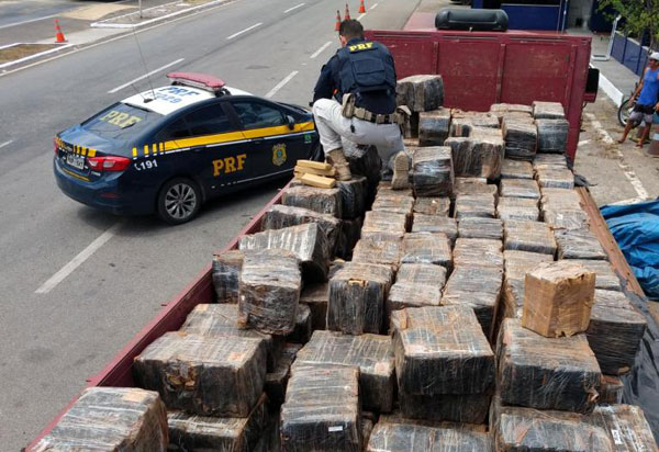 PRF na Bahia apreende 3,5 t de maconha na BR 116 