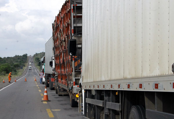Congresso vota textos do pacote dos caminhoneiros