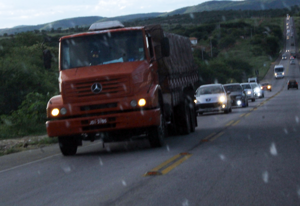 Secretário do Governo destaca apoio a caminhoneiros; não há decreto que impeça transporte de cargas na Bahia