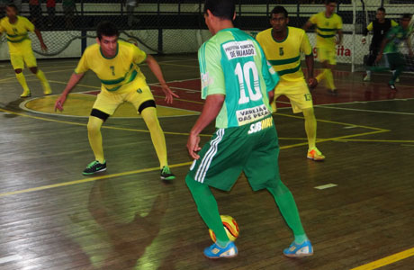 Começou o Campeonato Brumadense de Futsal 2013