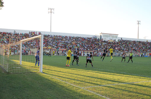 Times disputam as vagas na semifinal do Campeonato Brumadense de Futebol
