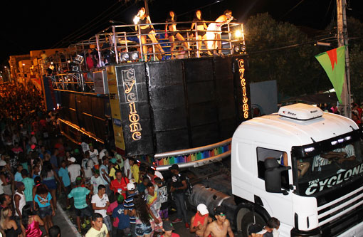 Fotos: Segunda noite do CarnaBrumado