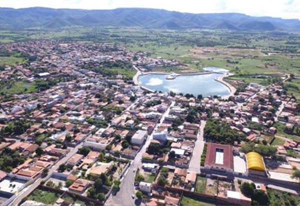 Ex-prefeito e secretários municipais de Candiba são denunciados por fraudar licitação