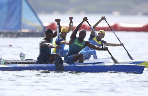 Isaquias e Erlon vencem primeira bateria e disputam final amanhã