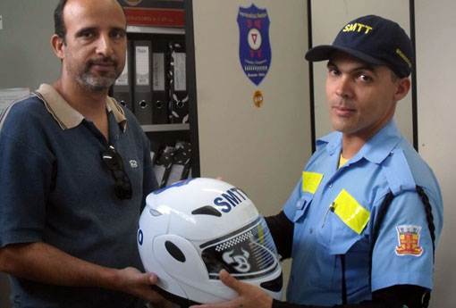 SMTT adquire 19 capacetes para qualificação e instrumentação dos agentes de trânsito