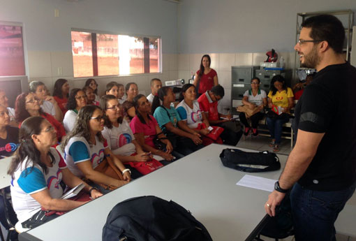 Profissionais de Educação Física do Nasf realizam capacitação com Agentes Comunitários de Saúde na UBS Liziane dos Santos