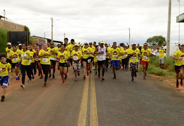Caraíbas: foi realizada a tradicional Corrida ao Frango