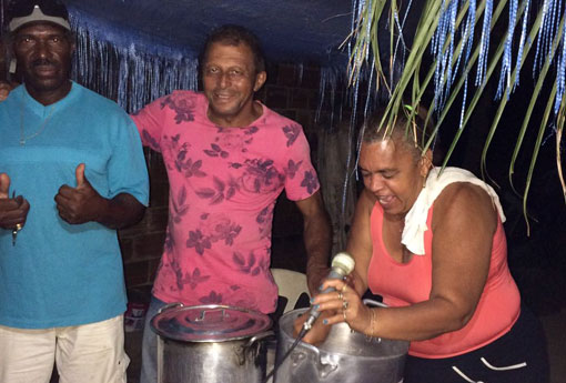 Brumado: Carcará do Sertão realizou festa do dia das mães no Bairro Urbis II