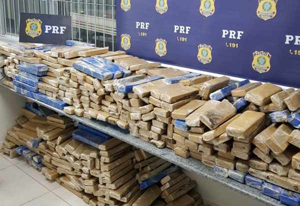 Carga de quase uma tonelada de maconha que seria entregue em Guanambi é apreendida pela PRF em Minas Gerais