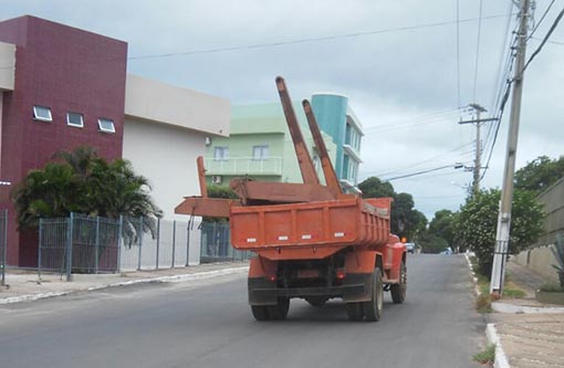 Brumado: Leitor flagra transporte de carga com dimensões e peso acima do limite