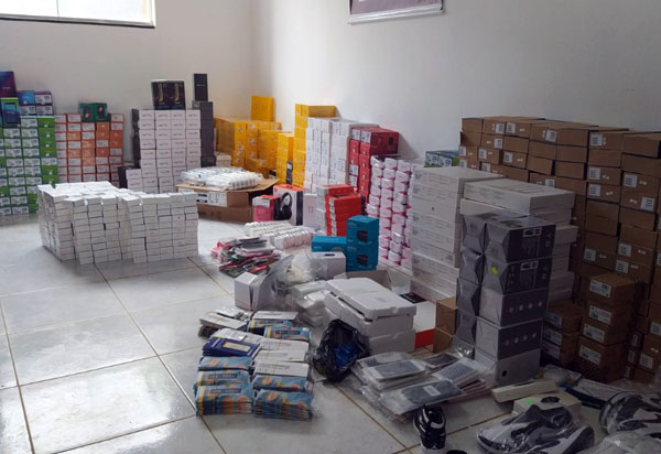 PRF apreende carga milionária de celulares, eletrônicos e equipamentos de informática em trecho baiano da BR 242