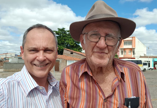 Brumado: Pré-candidatura de Carlinhos Moura a deputado federal recebe o apoio do ex-vereador Osmar Moura