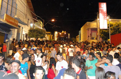 Brumado: Falta um mês para o carnaval, foliões aguardam anúncio das bandas