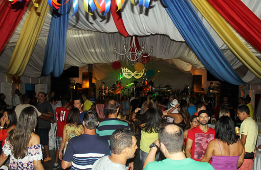 Fotos: Carnaval do Clube Social de Brumado 1º dia