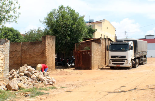 Brumado: Comerciante é agredido e assaltado por criminosos