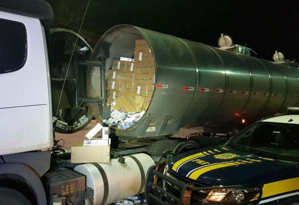 Carga de 250.000 maços de cigarro é apreendida pela PRF em um caminhão-tanque na divisa entre Bahia e Minas Gerais