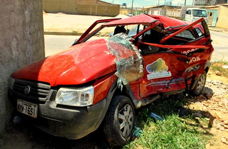 VCA: CARRO DA PREFEITURA DE LICÍNIO SOFRE ACIDENTE