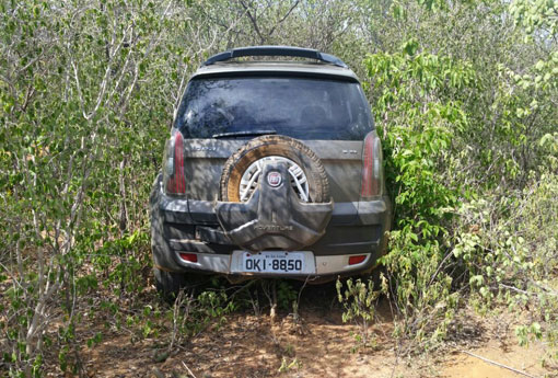 Livramento: polícia recupera veículo utilizado em roubo de joalheira