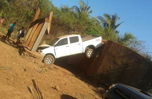 Prefeito sofreu acidente ao cair de ponte que esqueceu de consertar