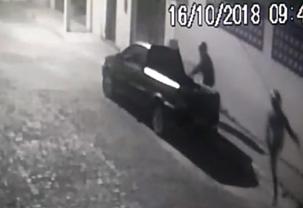 Acusados de assaltar farmácias em Ituaçu são detidos pela Polícia Militar