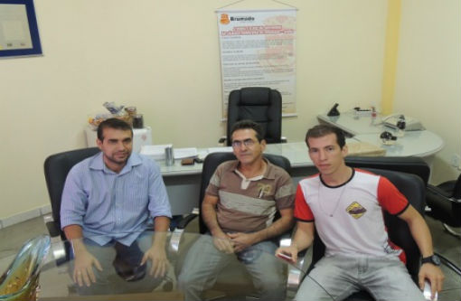 Brumado: Legislativo brumadense apoia realização do 2º Encontro de Carros Antigos 