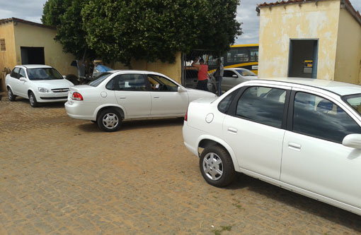 Aracatu: Prefeitura adquire veículos novos com recursos próprios