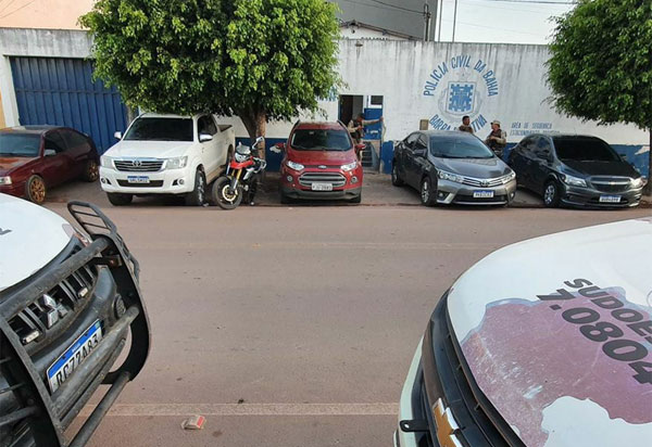 Barra da Estiva: Homem é preso após ser flagrado em posse de cinco carros com restrição de furto/roubo