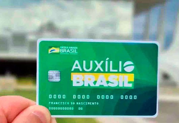 Decreto cria verbas para pagar Auxílio Brasil de R$ 400 em dezembro