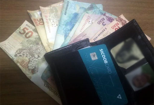 Brumado: empresário perde carteira com R$ 600; mototaxista encontra e devolve 