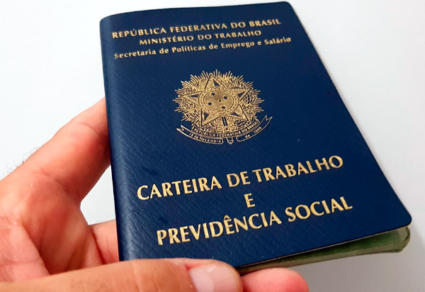 IBGE: desemprego cai e fica em 10,5% no trimestre encerrado em abril