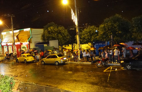 Brumado: Mesmo com chuva casa do Papai Noel recebe visitantes