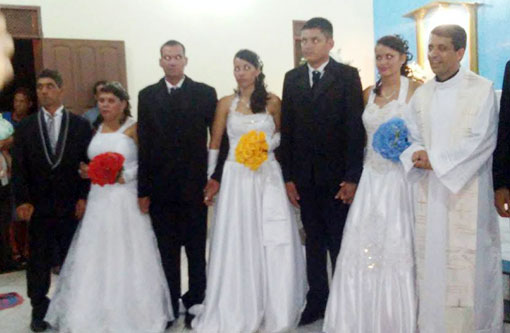 Brumado: Paróquia Bom Jesus realiza casamento coletivo na Lagoa Funda