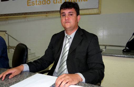 Brumado: Castilho Viana acusa o Governo do Estado de gastar dinheiro com foguetes em campanha do PT