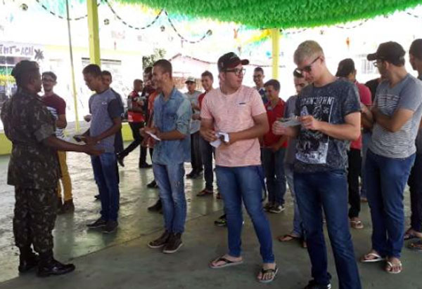 Malhada de Pedras: Tiro de Guerra entregou Certificado de Dispensa de Incorporação a jovens do município 