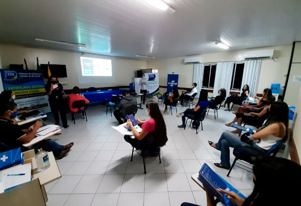 Brumado: CDL em parceria com a Sebrae realizaram ação para as vendas de fim de ano como Black Friday e Natal