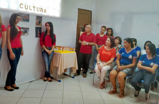 Brumado: Alunos do CEB apresentaram projeto com o tema 'Continente Europeu'