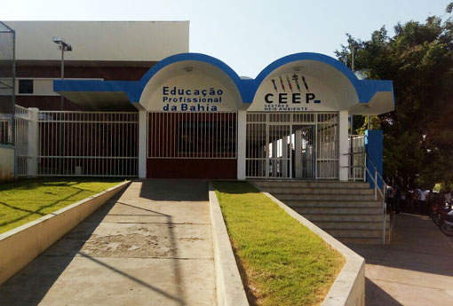 Governo do Estado contrata mais de 11,5 mil servidores para a educação; aulas no CEEP de Brumado retornam na segunda (10)