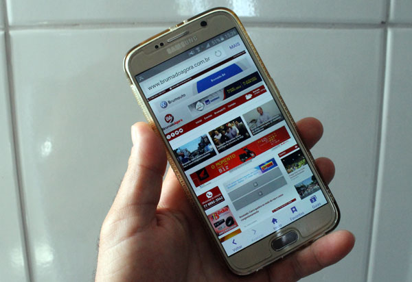 Celular se torna principal forma de acesso à internet no Brasil