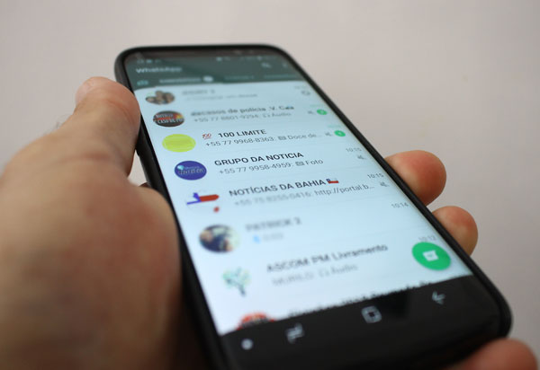 Cresce  no Brasil número de instalação de 'app espião' no celular de parceiros; prática é crime