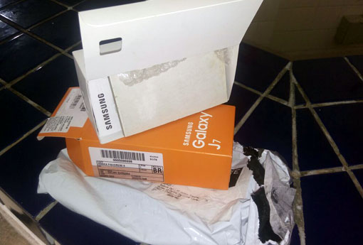 Brumado: mulher compra celular em loja virtual e recebe pedaço de piso