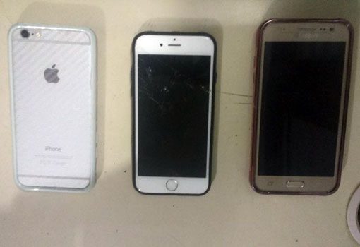 Polícia Militar recupera aparelhos celulares roubados