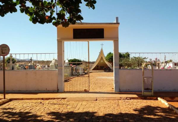 Dom Basílio: Cemitério não tem mais espaço para sepultamentos e preocupa moradores