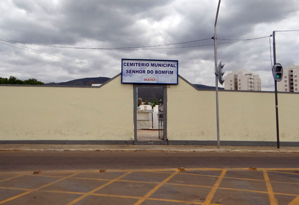 Brumado: Prefeito veta projeto que declara o cemitério Senhor do Bonfim patrimônio material, histórico, cultural e imaterial