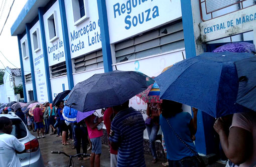 Brumado: As águas das chuvas invadiram a Central de Marcação de Exames que está fechada