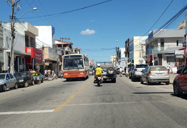 Parceria entre Prefeitura de Brumado e CDL ressalta a importância para a compra no comércio local 