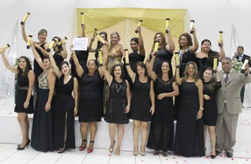 Brumado: Prefeitura entrega de certificados da Pós-Graduação em Políticas Públicas para Educação