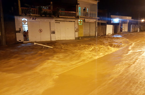Temporal causou grandes estragos em Brumado