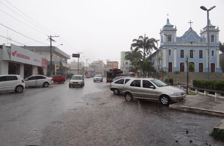 Chuva com mais alagamentos em Brumado nesta sexta-feira (20)