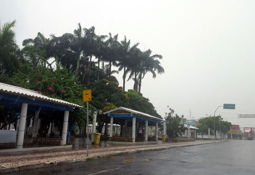 Brumado e cidades da região estão na área de risco para ocorrência de chuva forte e rajadas de vento, aponta previsão