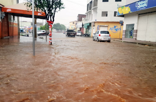 Brumado: Choveu forte no município durante o final de semana; previsão indica mais pancadas de chuva